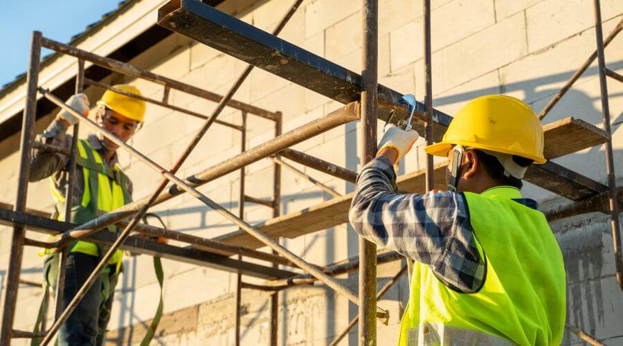Professional fairlawn roofing services in Cranfills Gap, TX